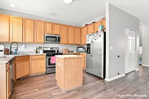 1693 W Turtle Creek Ln, Round Lake, IL 60073 - Photo 11