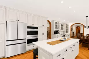 41W087 Highwood Ct, Campton Hills, IL 60119 - Photo 5