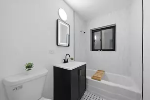 526 W Roscoe St, Chicago, IL 60657 - Photo 11