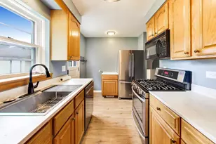 679 S Spring Rd, Elmhurst, IL 60126 - Photo 9