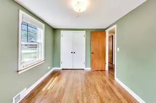 679 S Spring Rd, Elmhurst, IL 60126 - Photo 13