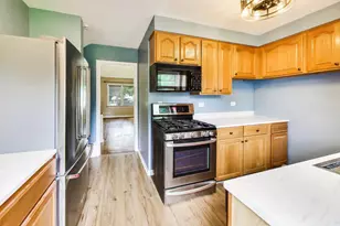 679 S Spring Rd, Elmhurst, IL 60126 - Photo 7