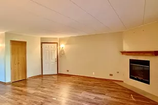 2741 Harbor Dr, Joliet, IL 60431 - Photo 5