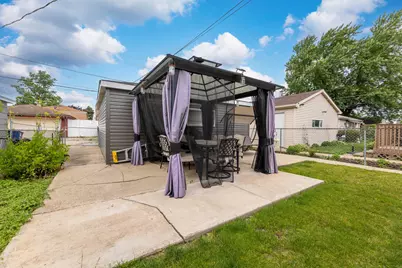 7828 Lotus Avenue, Burbank, IL 60459 - Photo 17