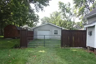 810 W Mill St, Bloomington, IL 61701 - Photo 15