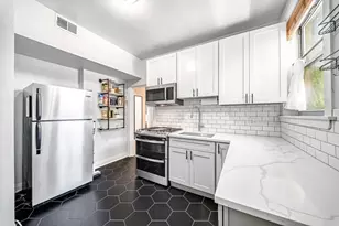2316 W Byron St, Chicago, IL 60618 - Photo 7