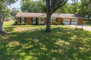 21 Crestwood Ln, Centralia, IL 62801 - Photo 3