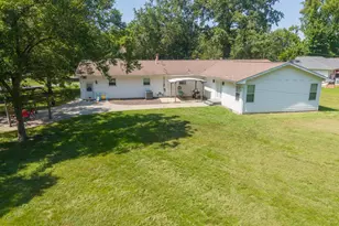 21 Crestwood Ln, Centralia, IL 62801 - Photo 31