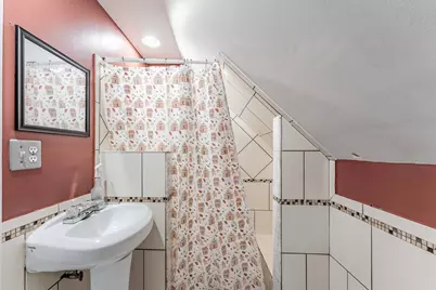 10749 S Avenue J, Chicago, IL 60617 - Photo 23