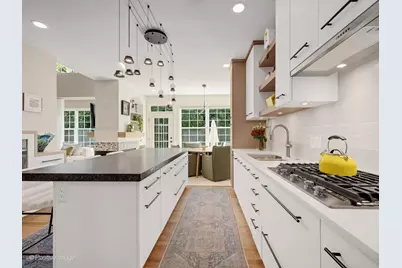 11005 Edgebrook Lane, Indian Head Park, IL 60525 - Photo 13