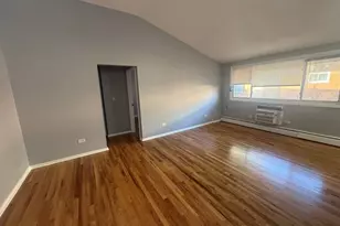 1626 W Estes Ave, Chicago, IL 60626 - Photo 3