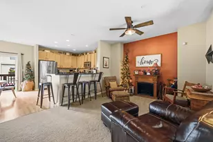 1165 Comiskey Ave, North Aurora, IL 60542 - Photo 9