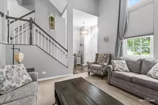 2430 Courtyard Cir, Aurora, IL 60506 - Photo 7