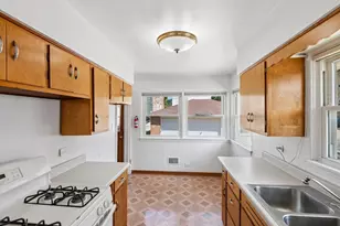 214 Rockford Ave, Forest Park, IL 60130 - Photo 9