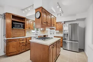 1223 Townley Dr, Bloomington, IL 61704 - Photo 13
