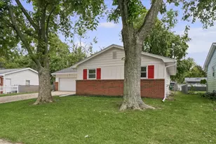 1223 Townley Dr, Bloomington, IL 61704 - Photo 3