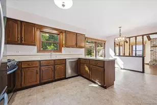 1308 Old Dominion Rd, Naperville, IL 60540 - Photo 17