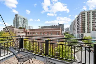 520 W Huron St, Chicago, IL 60654 - Photo 17