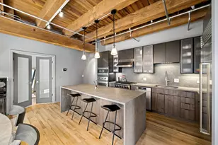 520 W Huron St, Chicago, IL 60654 - Photo 9