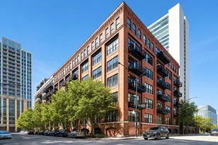 520 W Huron St, Chicago, IL 60654 - Photo 1