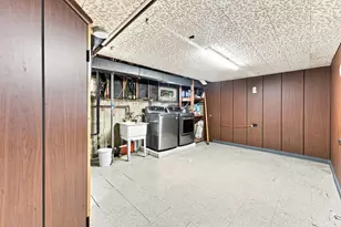 9349 Fern Ln, Des Plaines, IL 60016 - Photo 23
