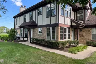 277 E Fabish Dr, Buffalo Grove, IL 60089 - Photo 3