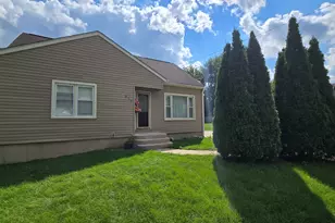 673 Orange St, Elgin, IL 60123 - Photo 3