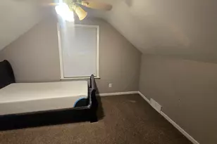 673 Orange St, Elgin, IL 60123 - Photo 9