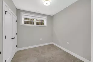 5336 W Leland Ave, Chicago, IL 60630 - Photo 39