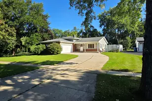 2018 Oxnard Dr, Downers Grove, IL 60516 - Photo 27