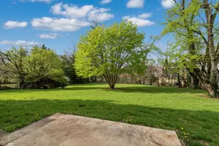 18135 Cherrywood Ln, Homewood, IL 60430 - Photo 3