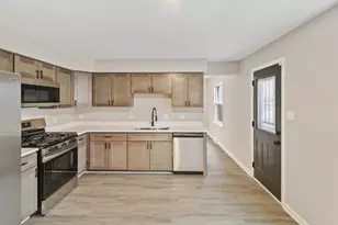 18135 Cherrywood Ln, Homewood, IL 60430 - Photo 9