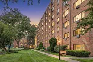 5358 N Cumberland Ave, Chicago, IL 60656 - Photo 1