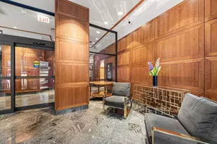 100 E Walton St, Chicago, IL 60611 - Photo 3