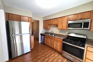 682 N Oswego Dr, Carol Stream, IL 60188 - Photo 9