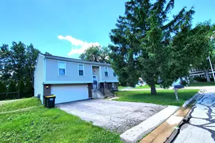 682 N Oswego Dr, Carol Stream, IL 60188 - Photo 1