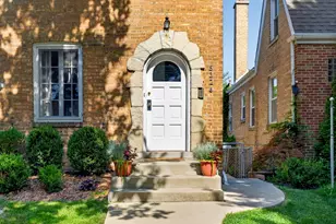 5326 N Lockwood Ave, Chicago, IL 60630 - Photo 1