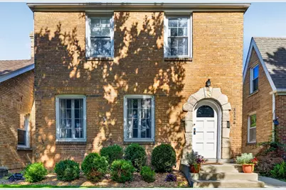 5326 N Lockwood Avenue, Chicago, IL 60630 - Photo 3