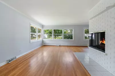 301 N Derbyshire Avenue, Arlington Heights, IL 60004 - Photo 5