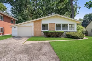 301 N Derbyshire Ave, Arlington Heights, IL 60004 - Photo 1
