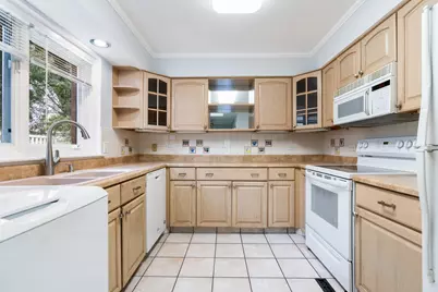 301 N Derbyshire Avenue, Arlington Heights, IL 60004 - Photo 9