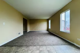 408 Clifton Ln, Bolingbrook, IL 60440 - Photo 5
