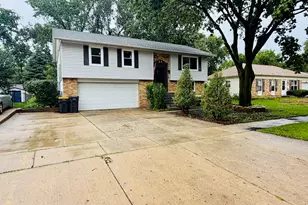 807 Hayward Ave, Streamwood, IL 60107 - Photo 1
