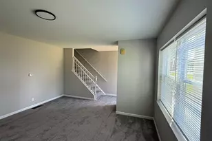715 Old Indian Trail Rd, Aurora, IL 60506 - Photo 19