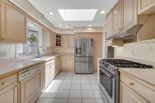 495 E Park Manor Ct, Elmhurst, IL 60126 - Photo 7