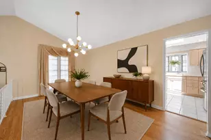 495 E Park Manor Ct, Elmhurst, IL 60126 - Photo 3