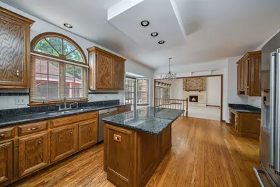 1097 Belter Drive, Wheaton, IL 60189 - Photo 3