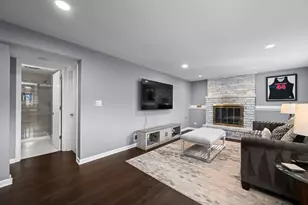 1292 N Linden Ave, Palatine, IL 60074 - Photo 11