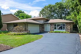 1292 N Linden Ave, Palatine, IL 60074 - Photo 1