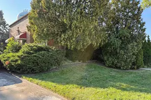 8830 Sayre Ave, Morton Grove, IL 60053 - Photo 3